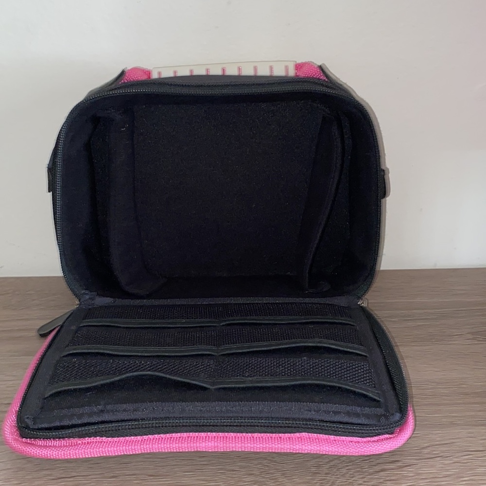 Hello Kitty Game/Accessories Bag - Picture 3 of 3